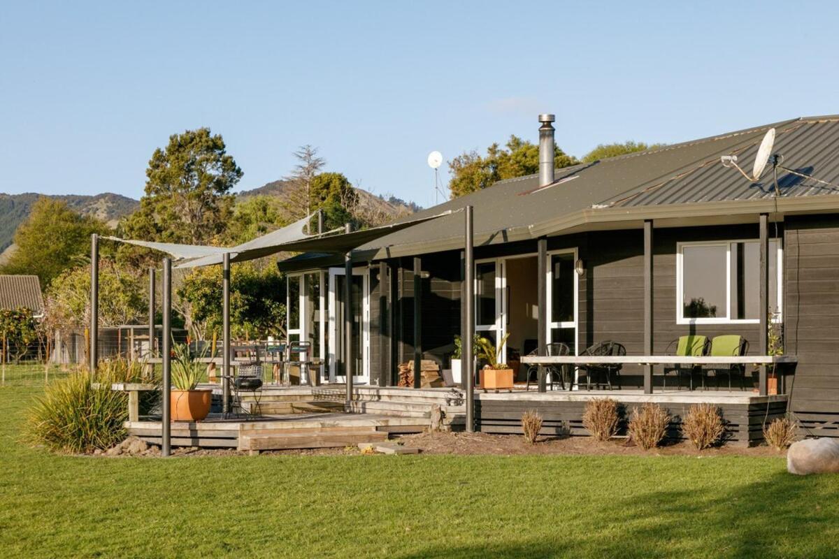 New - Farm House Near Town! 吉斯伯恩 外观 照片