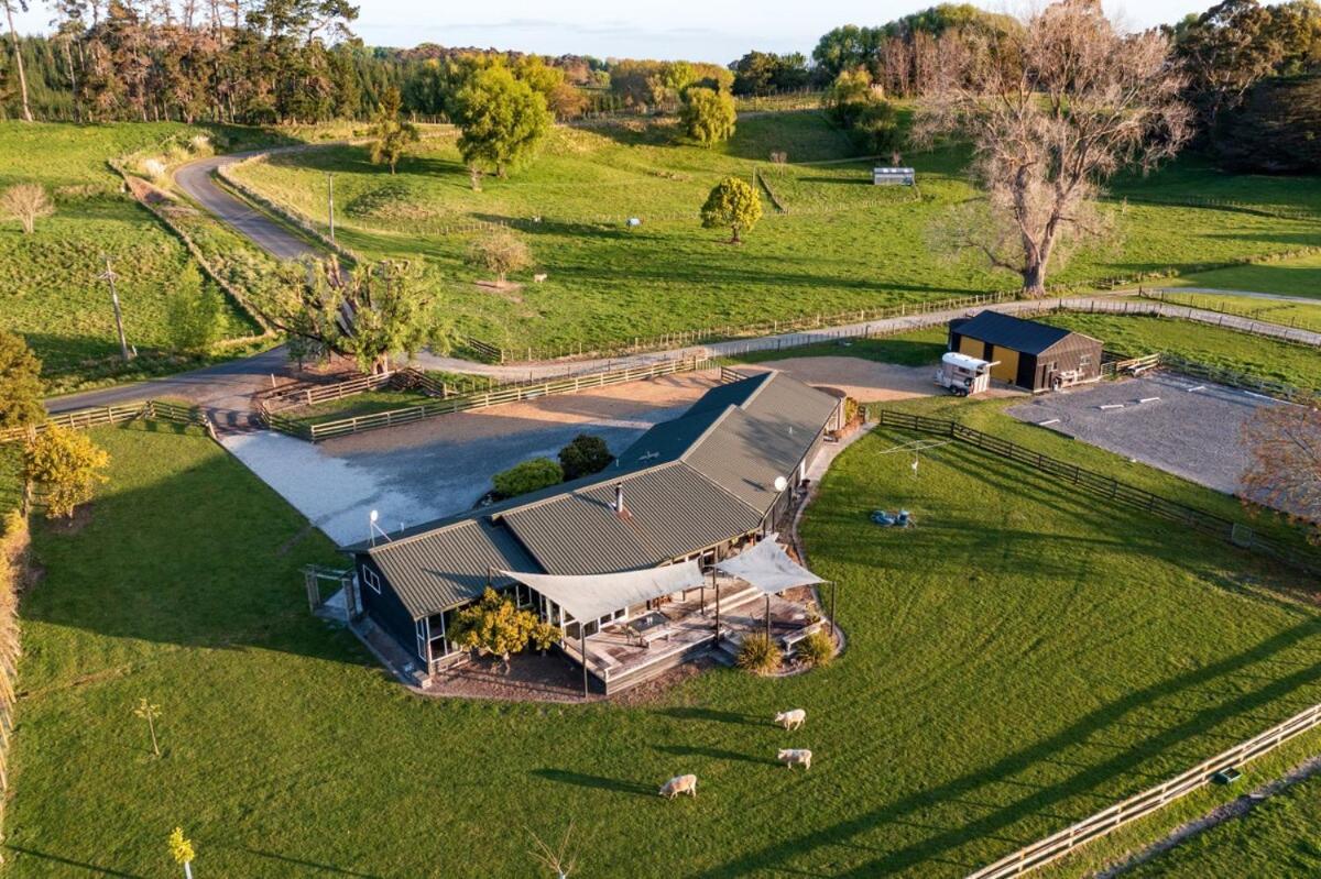 New - Farm House Near Town! 吉斯伯恩 外观 照片