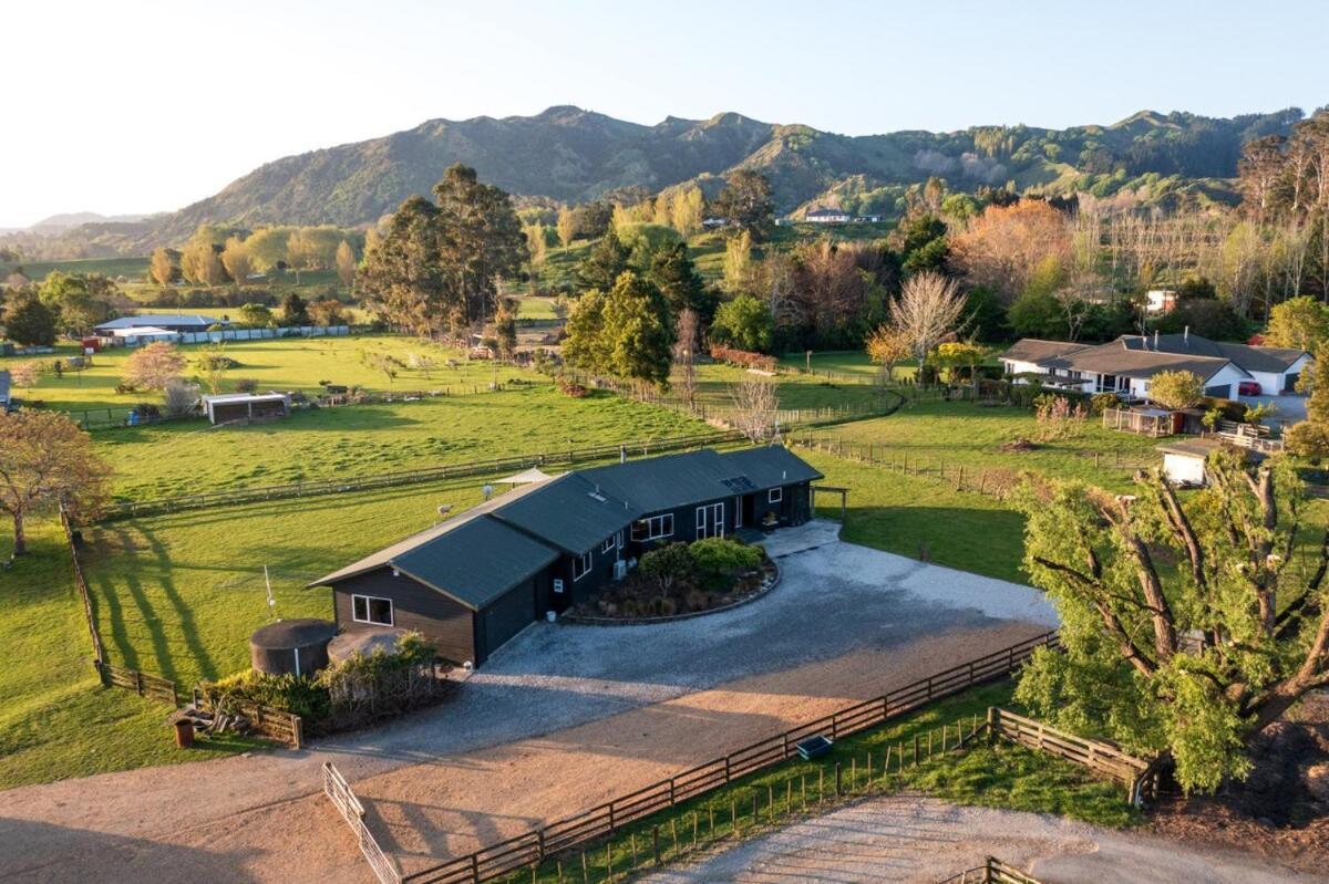 New - Farm House Near Town! 吉斯伯恩 外观 照片